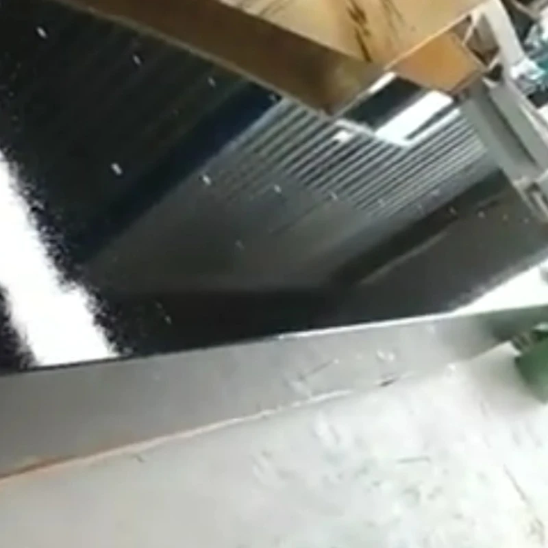 Oñemondóva peteî plataforma de granito 4 metros ipukúva ha 0,5 metros de granito de inserto perforado .