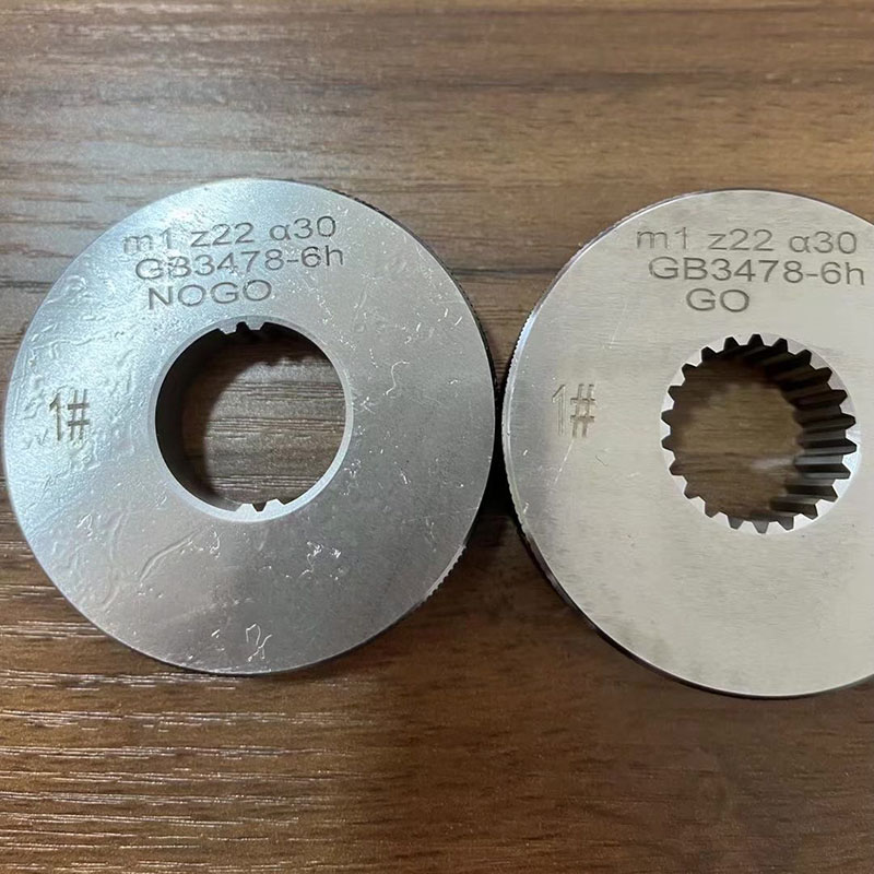 Emoñe’ẽve Spline Gauge rehegua