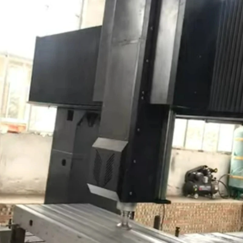 Pe plataforma ranura T oĩ CNC computadora control numérico guýpe .